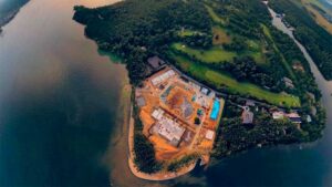 Стройка на берегу Клязьминского...